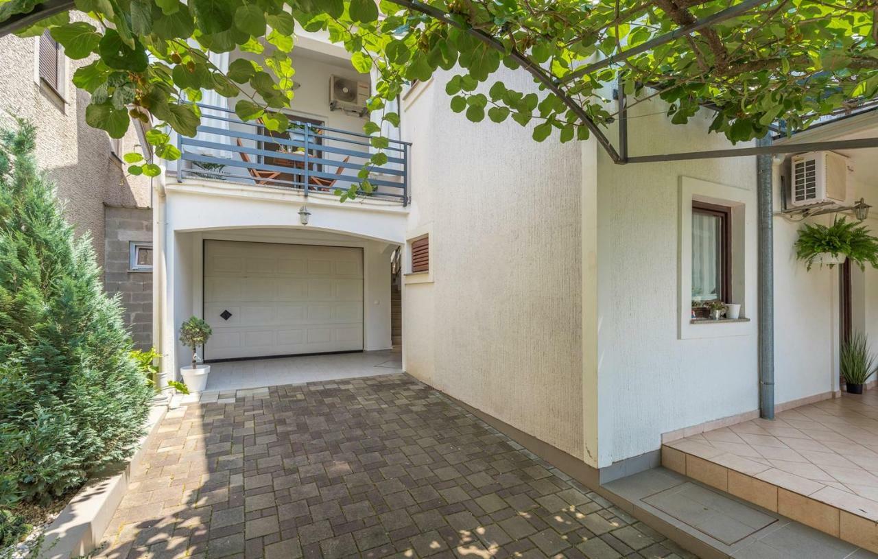 Apartment Green With Balcony Nova Vas  외부 사진